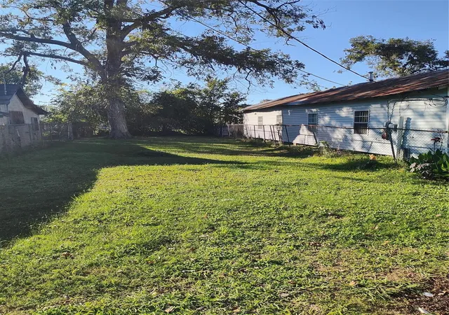 2nd image of 01 Clementine St, Houston, TX 77020 | MLS# 14008452