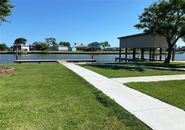 3rd image of 2426 Cr 297, Sargent, TX 77414 | MLS# 74333623