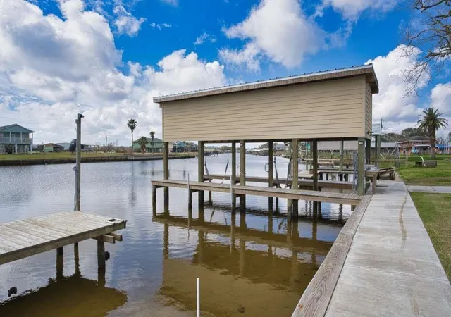 5th image of 2426 Cr 297, Sargent, TX 77414 | MLS# 74333623