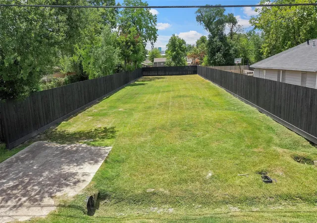 1st image of 213 Sylvester Rd, Houston, TX 77009 | MLS# 21596695