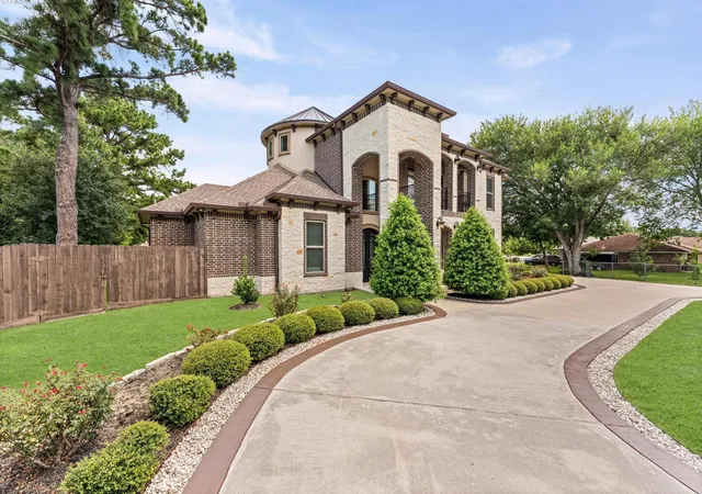 Photo 2 of Single family home for sale at 8109 Gulick Ln, Houston, TX 77075 | MLS# 51674444 | Listing updated on 2026-08-31