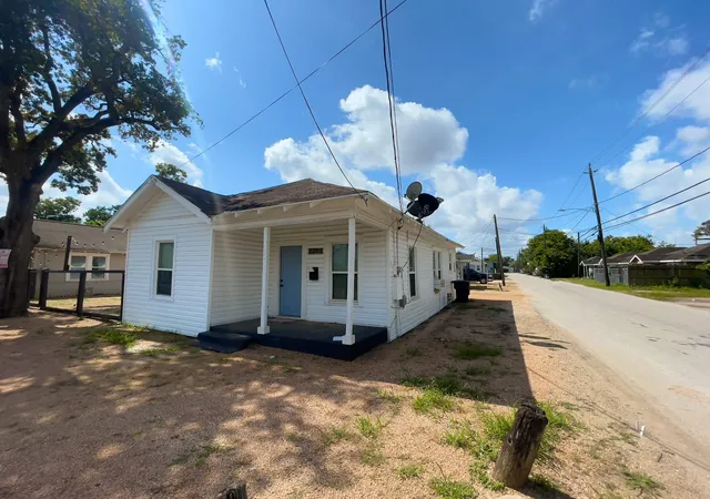 Photo 1 of Multi family home for sale at 2710 Brewster St, Houston, TX 77026 | MLS# 3252803 | Listing updated on 2026-08-26
