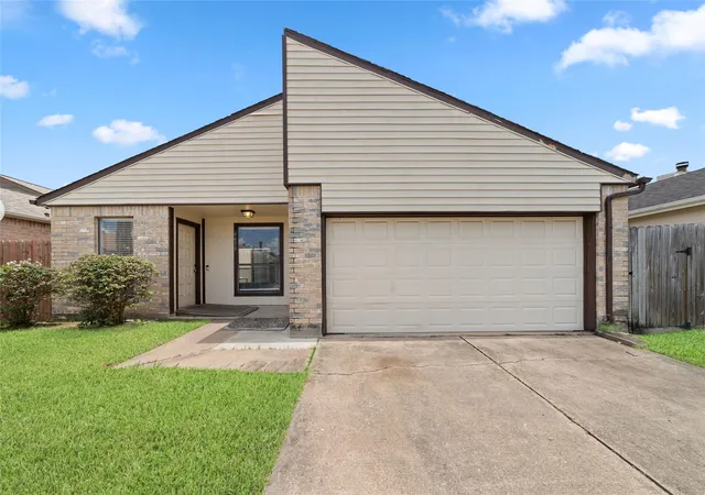 2nd image of 6611 Grandvale Dr, Houston, TX 77072 | MLS# 53444278