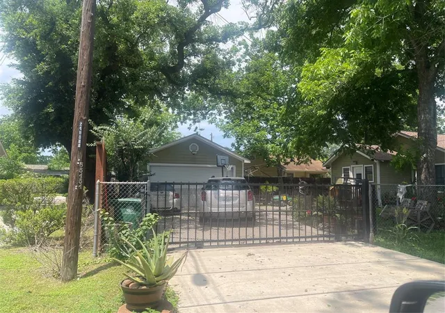 Homes for sale in Houston, TX | 6501 Frisco St, Houston, TX 77022 | MLS# 44778171