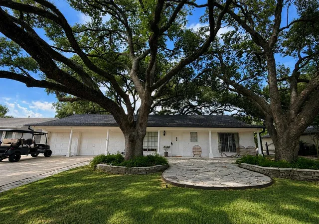 Photo 3 of Single family home for sale at 15810 Acapulco Dr, Jersey Village, TX 77040 | MLS# 13162730 | Listing updated on 2026-09-20