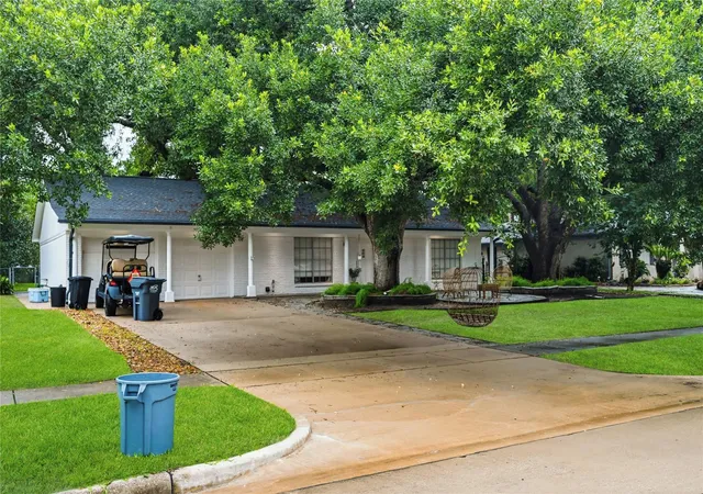 Photo 4 of Single family home for sale at 15810 Acapulco Dr, Jersey Village, TX 77040 | MLS# 13162730 | Listing updated on 2026-09-20