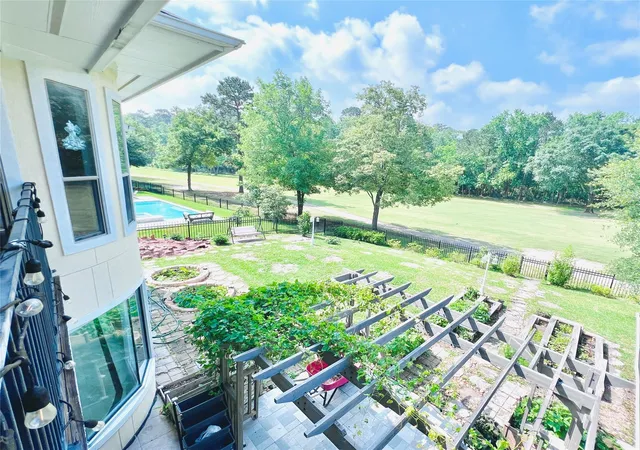 Photo 3 of Single family home for sale at 2820 S Cotswold Manor Dr, Kingwood, TX 77339 | MLS# 74885825 | Listing updated on 2026-07-23
