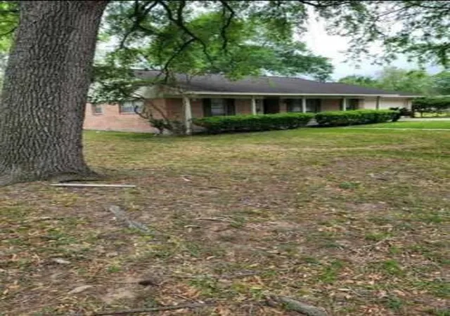 Photo 4 of Single family home for sale at 8835 Valley View Ln, Houston, TX 77074 | MLS# 10571255 | Listing updated on 2026-07-01