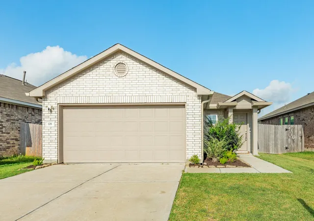 1st image of 108 Cullen St, Angleton, TX 77515 | MLS# 83856211