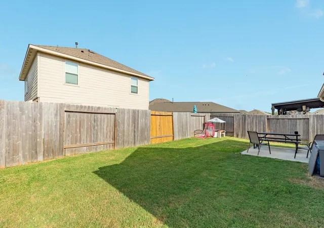 25th image of 108 Cullen St, Angleton, TX 77515 | MLS# 83856211