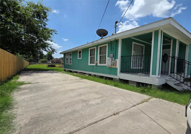 3rd image of 1036 Caperton St, Houston, TX 77022 | MLS# 20544242