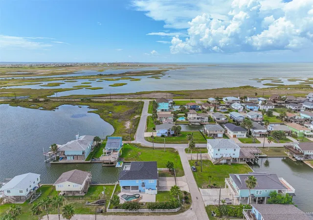 3rd image of 16611 Pompano Wy, Galveston, TX 77554 | MLS# 50083332