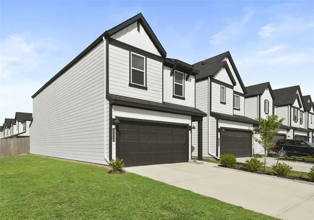Photo 3 of Single family home for sale at 12238 City Rose Ct, Houston, TX 77047 | MLS# 8029229 | Listing updated on 2026-10-08