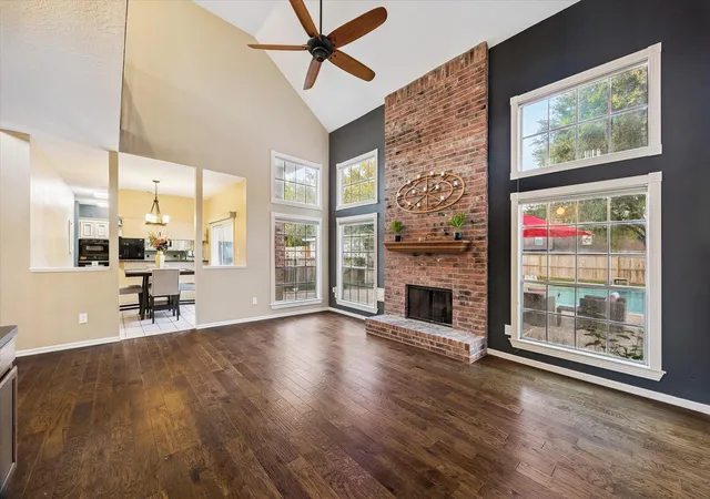 Photo 3 of Sale Pending at 1414 W Castlewood Ave, Friendswood, TX 77546 | MLS# 10429220 | Listing updated on 2026-09-16