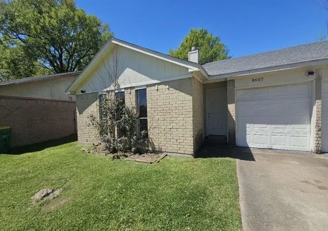 Photo 2 of Single family home for sale at 8607 Sherrywood Dr, Houston, TX 77044 | MLS# 88273008 | Listing updated on 2026-08-26
