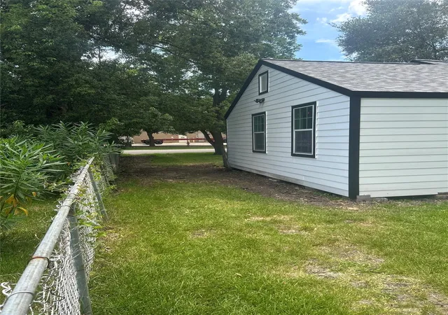 4th image of 714 Morrell, Baytown, TX 77520 | MLS# 13909466