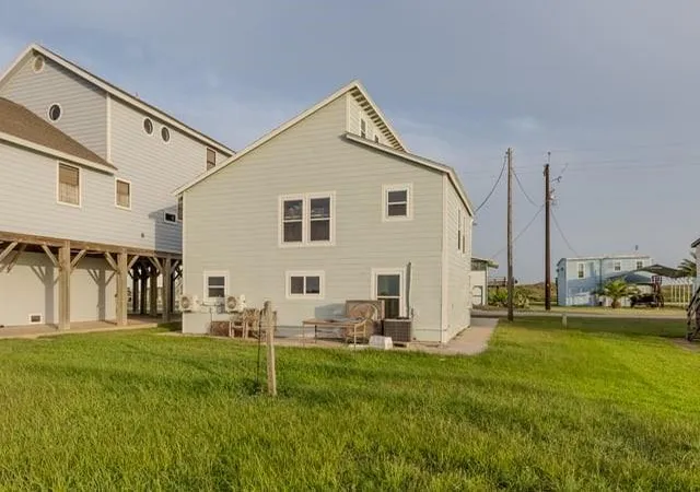5th image of 207 Beachfront Dr, Matagorda, TX 77457 | MLS# 43353784