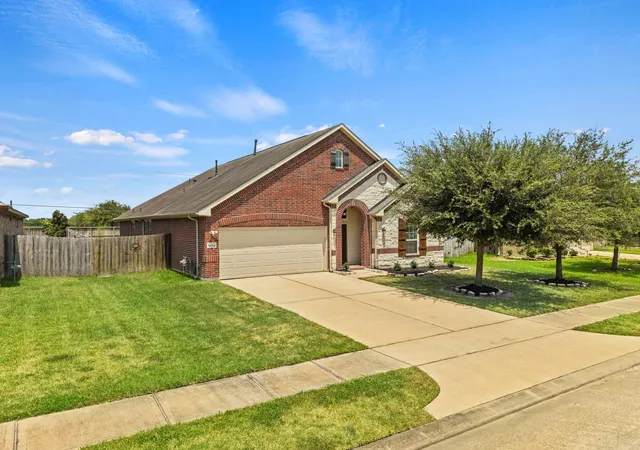 Photo 3 of Single family home for sale at 32014 Mckinley Run Dr, Hockley, TX 77447 | MLS# 75604993 | Listing updated on 2026-10-09
