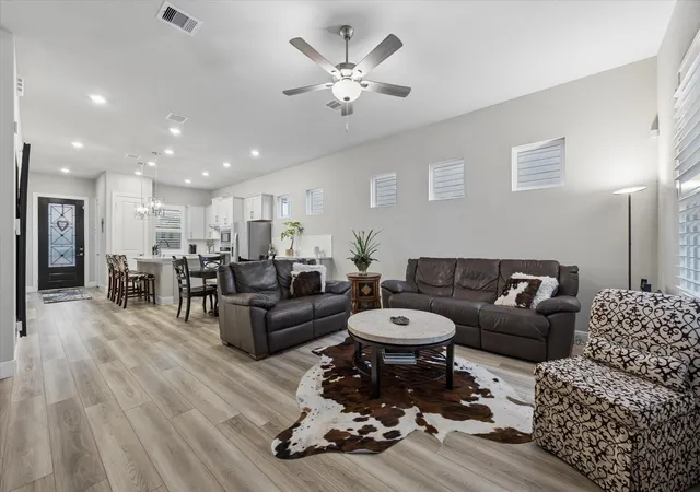 3rd image of 4206 Colony Pines Ln, Houston, TX 77080 | MLS# 65644756
