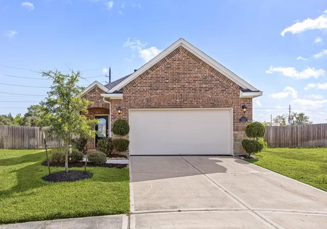 Photo 1 of Single family home for sale at 7403 French Quarter Ct, Fulshear, TX 77441 | MLS# 28831194 | Listing updated on 2026-08-28