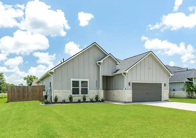 Homes for sale in West Columbia, TX | 2527 Turberry Dr, West Columbia, TX 77486 | MLS# 83926679