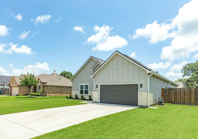 Homes for sale in West Columbia, TX | 2527 Turberry Dr, West Columbia, TX 77486 | MLS# 83926679