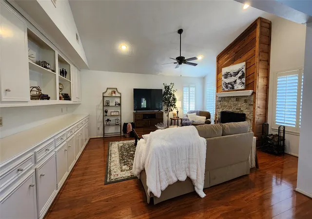 Photo 1 of Sale Pending at 3211 Meadowlark Ln, Montgomery, TX 77356 | MLS# 13469043 | Listing updated on 2026-09-11