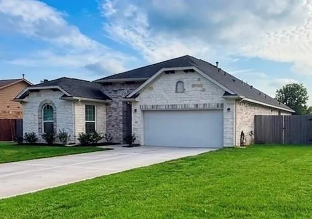 4th image of 439 S Amherst Dr, West Columbia, TX 77486 | MLS# 75254597