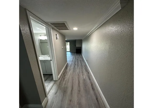 5th image of 4444 Victory Dr, Houston, TX 77088