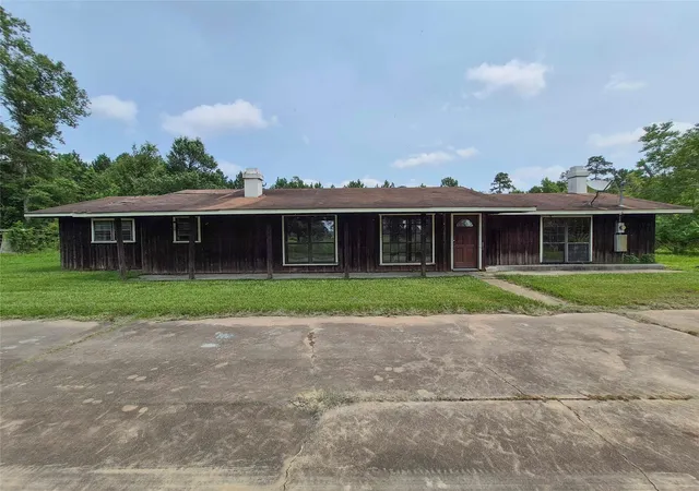 1st image of 4108 County Road 784, Buna, TX 77612 | MLS# 44296208