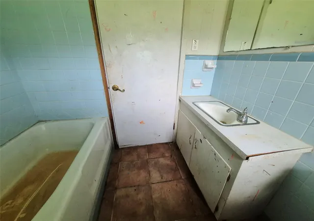 3rd image of 4108 County Road 784, Buna, TX 77612 | MLS# 44296208