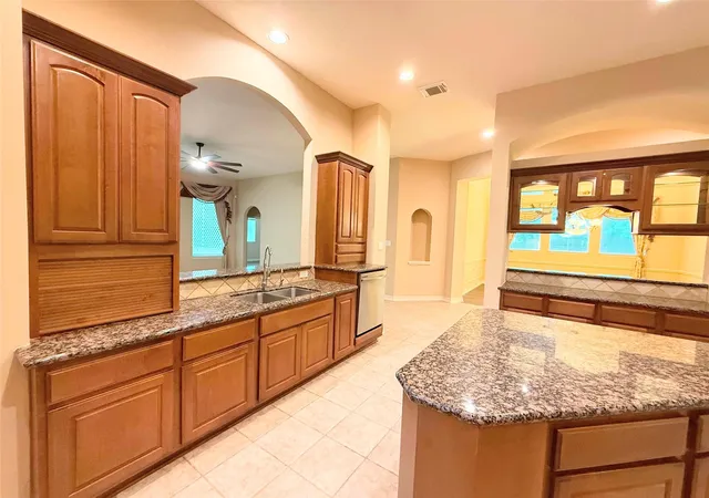 Photo 4 of Single family home for sale at 10327 Earlington Manor Dr, Spring, TX 77379 | MLS# 61514770 | Listing updated on 2026-09-22