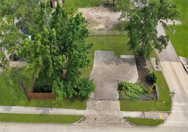 2nd image of 1620 Odd Fellow Street, Conroe, TX 77301 | MLS# 77060133
