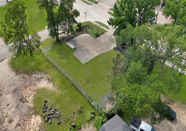 5th image of 1620 Odd Fellow Street, Conroe, TX 77301 | MLS# 77060133