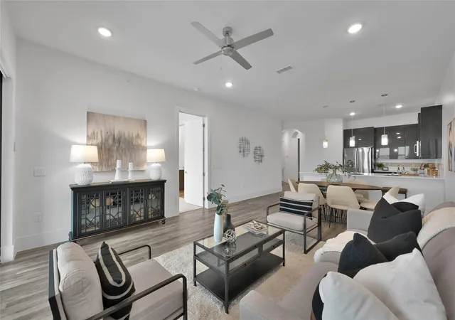 4th image of 199 Waterpoint Ct, Montgomery, TX 77356