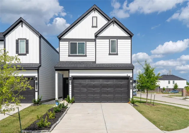 1st image of 12327 Brandenburg Gate Dr Dr, Houston, TX 77047 | MLS# 27657372