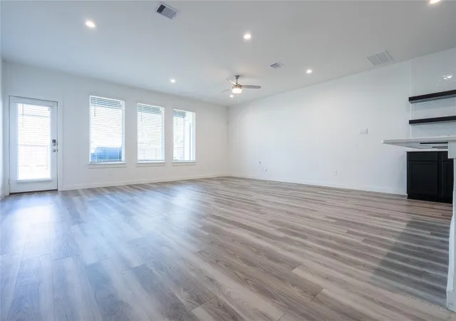 4th image of 12327 Brandenburg Gate Dr Dr, Houston, TX 77047 | MLS# 27657372