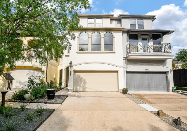 1st image of 1805 Brun St, Houston, TX 77019 | MLS# 66911044