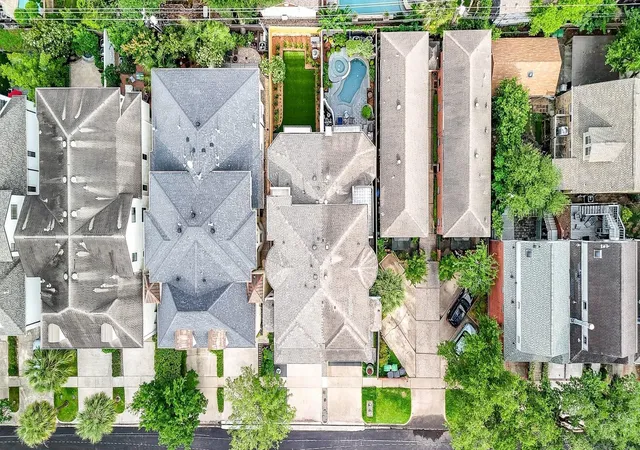 3rd image of 1805 Brun St, Houston, TX 77019 | MLS# 66911044