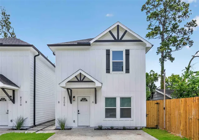 1st image of 8208 Sterlingshire St #A/B, Houston, TX 77078 | MLS# 90101900