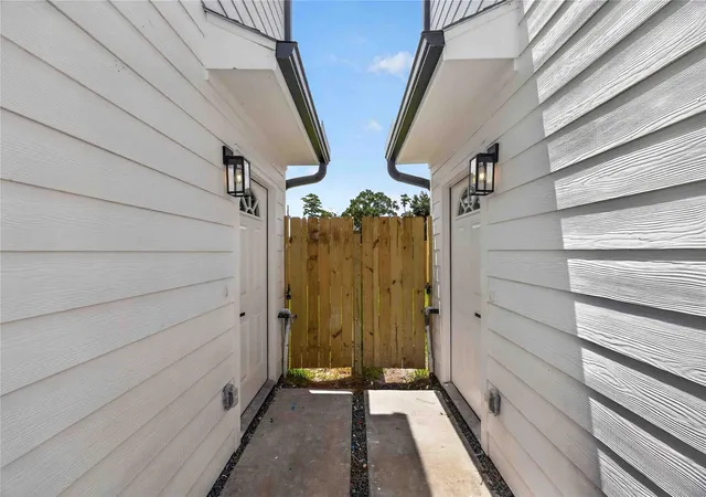 2nd image of 8208 Sterlingshire St, Houston, TX 77078