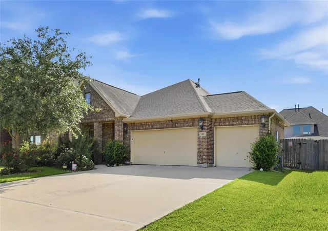 Photo 3 of Single family home for sale at 417 Westwood Dr, League City, TX 77573 | MLS# 78110855 | Listing updated on 2026-07-24