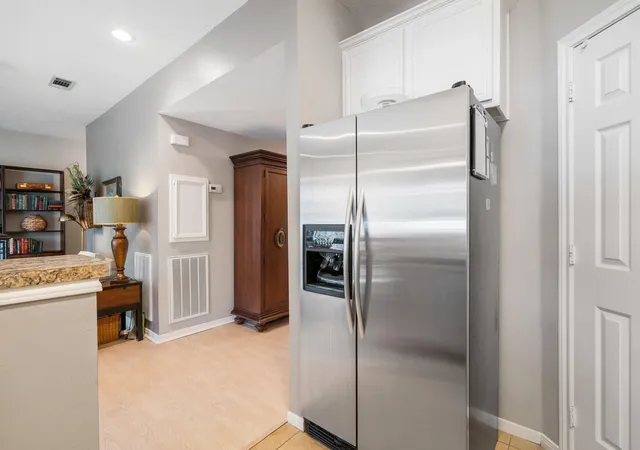 Listing Photo 5 - Condo for sale in building located at 12565 Melville Dr, Montgomery, TX 77356 - Unit #124