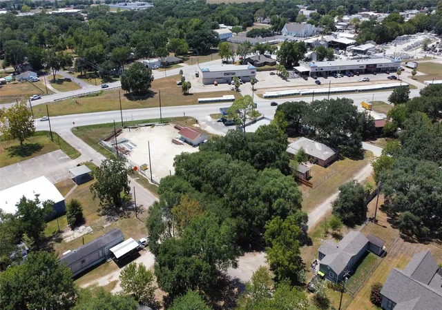 4th image of 3118 Violet St, Needville, TX 77461 | MLS# 24280279