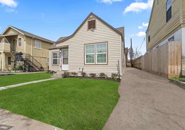 Photo 1 of Single family home for sale at 2817 Winbern St, Houston, TX 77004 | MLS# 78054591 | Listing updated on 2026-09-15
