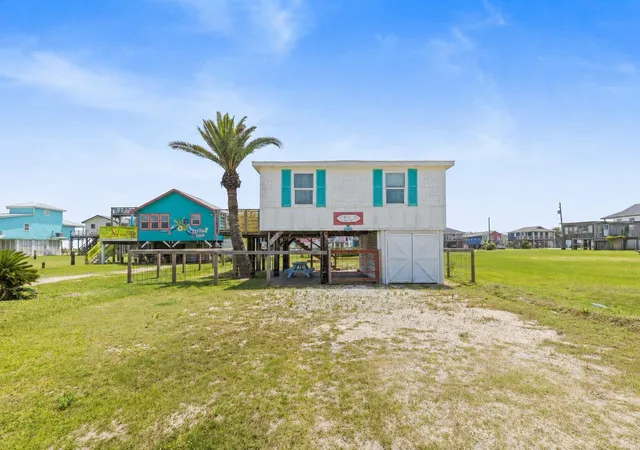 Homes for sale in Surfside Beach, TX | 223 Coral Ct, Surfside Beach, TX 77541 | MLS# 15291880