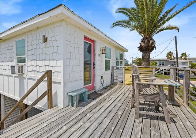 Homes for sale in Surfside Beach, TX | 223 Coral Ct, Surfside Beach, TX 77541 | MLS# 15291880