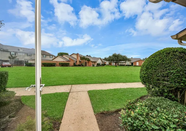 4th image of 44 Chapparal Ct, Missouri City, TX 77459 | MLS# 85557406