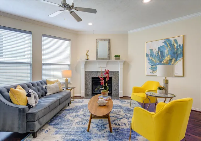 Photo 3 of Single family home for sale at 2607 Enclave At Shady Acres Ct, Houston, TX 77008 | MLS# 11149573 | Listing updated on 2026-09-18