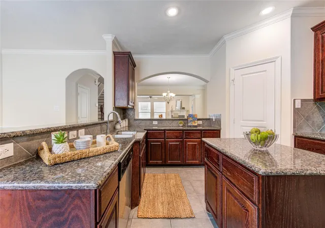 Photo 4 of Single family home for sale at 2607 Enclave At Shady Acres Ct, Houston, TX 77008 | MLS# 11149573 | Listing updated on 2026-09-18